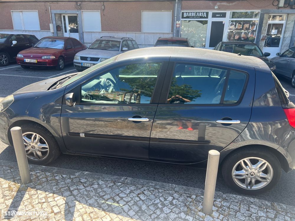 Renault Clio 1.2 16V Confort - 8