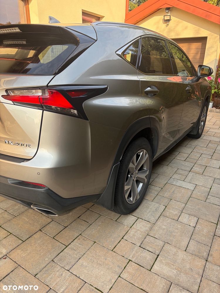 Lexus NX 200t AWD - 10
