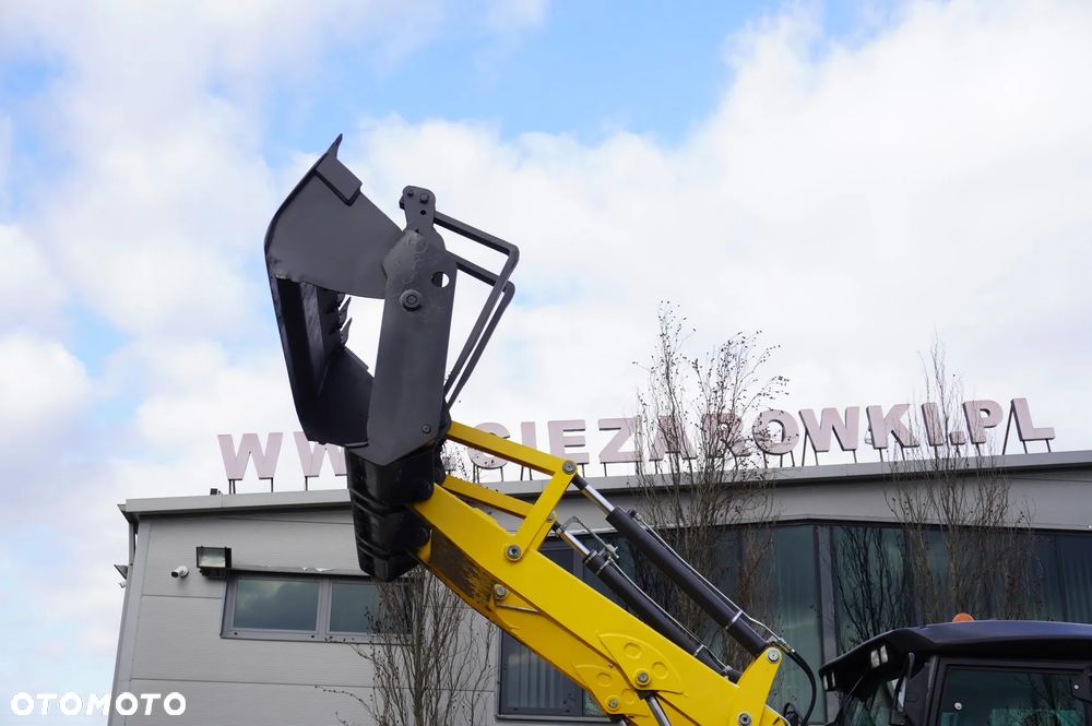 New Holland B115B / 4600 MTH! / 2021 - 12