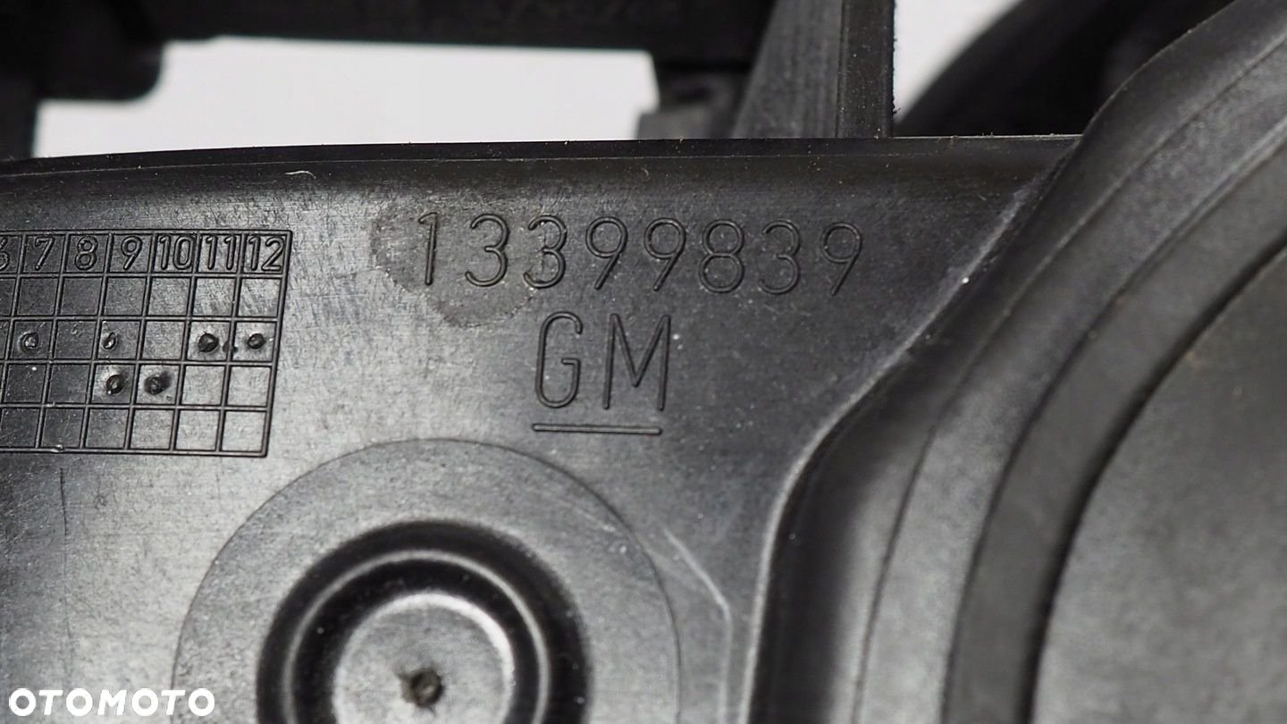 Opel Zafira C gniazdo wlew paliwa 13399839 - 5