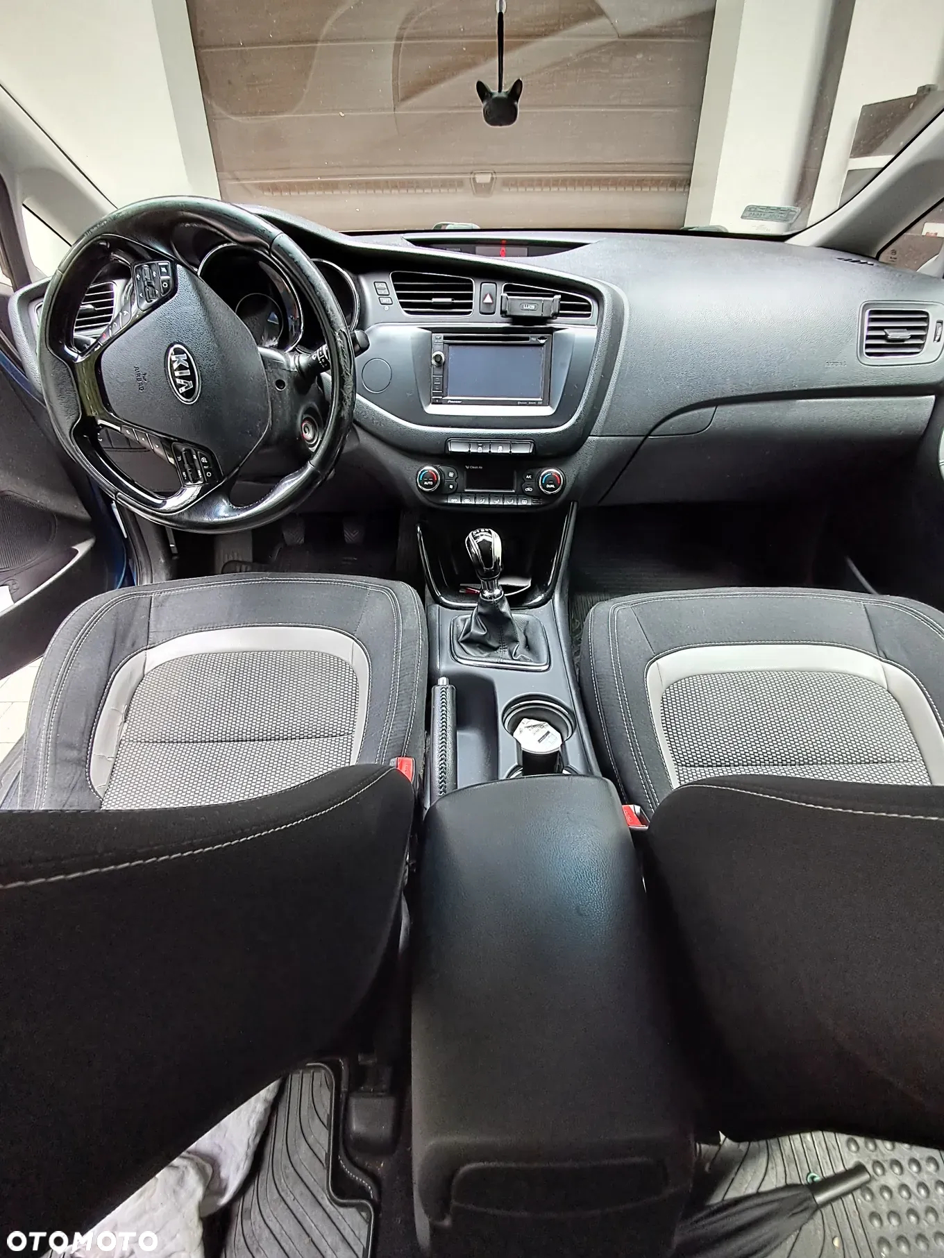 Kia Ceed - 8
