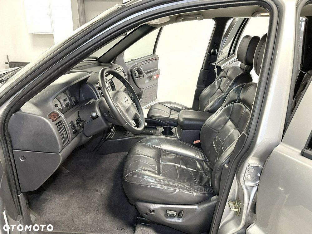 Jeep Grand Cherokee - 12