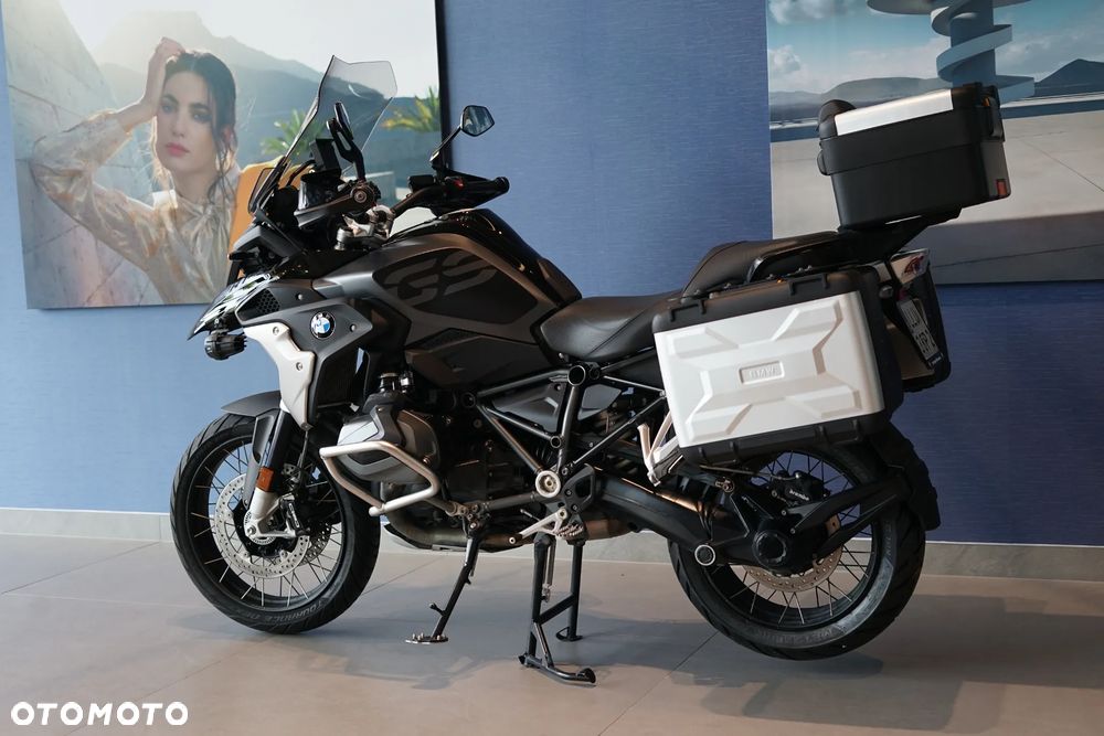 BMW R - 8