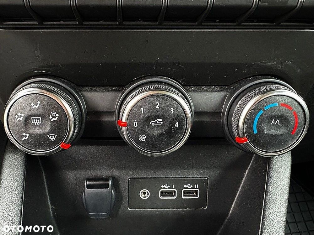 Renault Clio - 18
