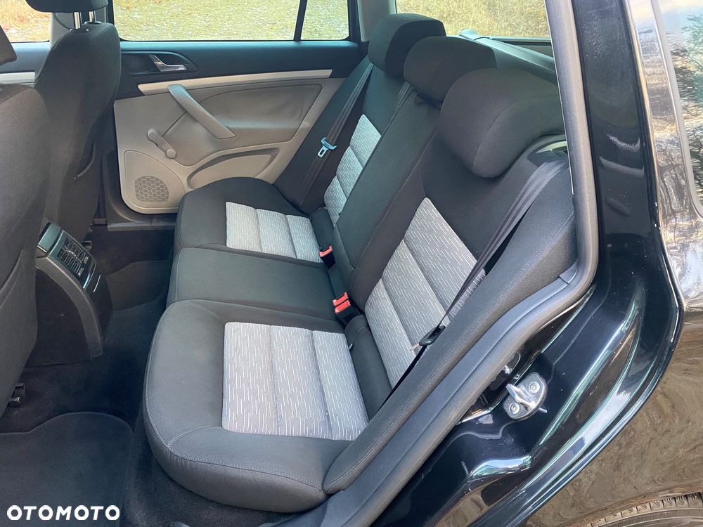 Skoda Octavia 1.6 TDI DPF Ambiente - 26