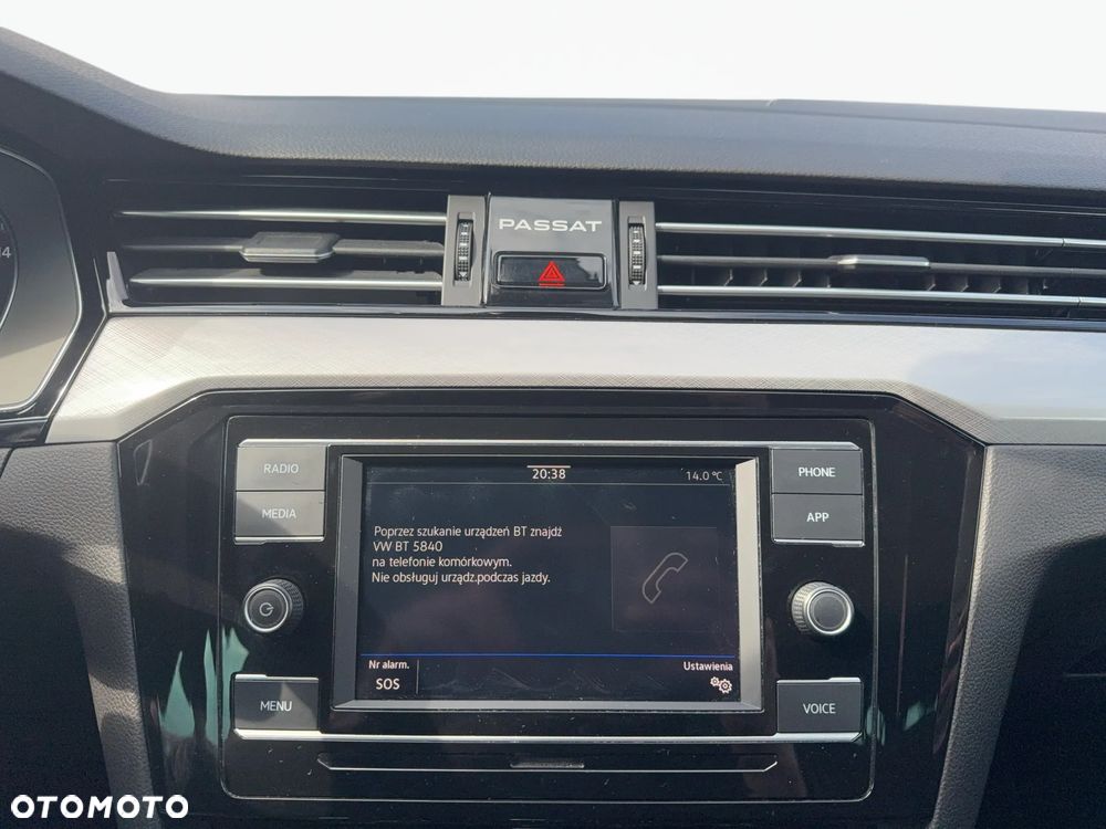 Volkswagen Passat - 15