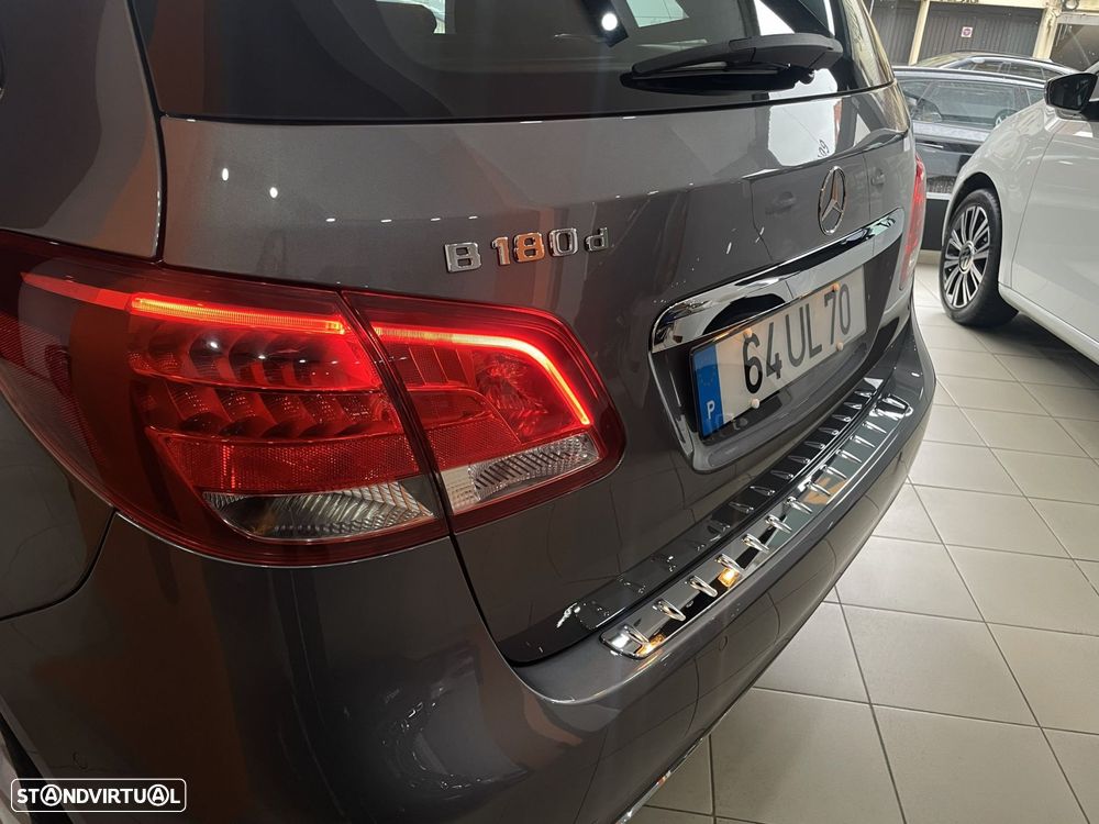 Mercedes-Benz B 180 d Style - 42