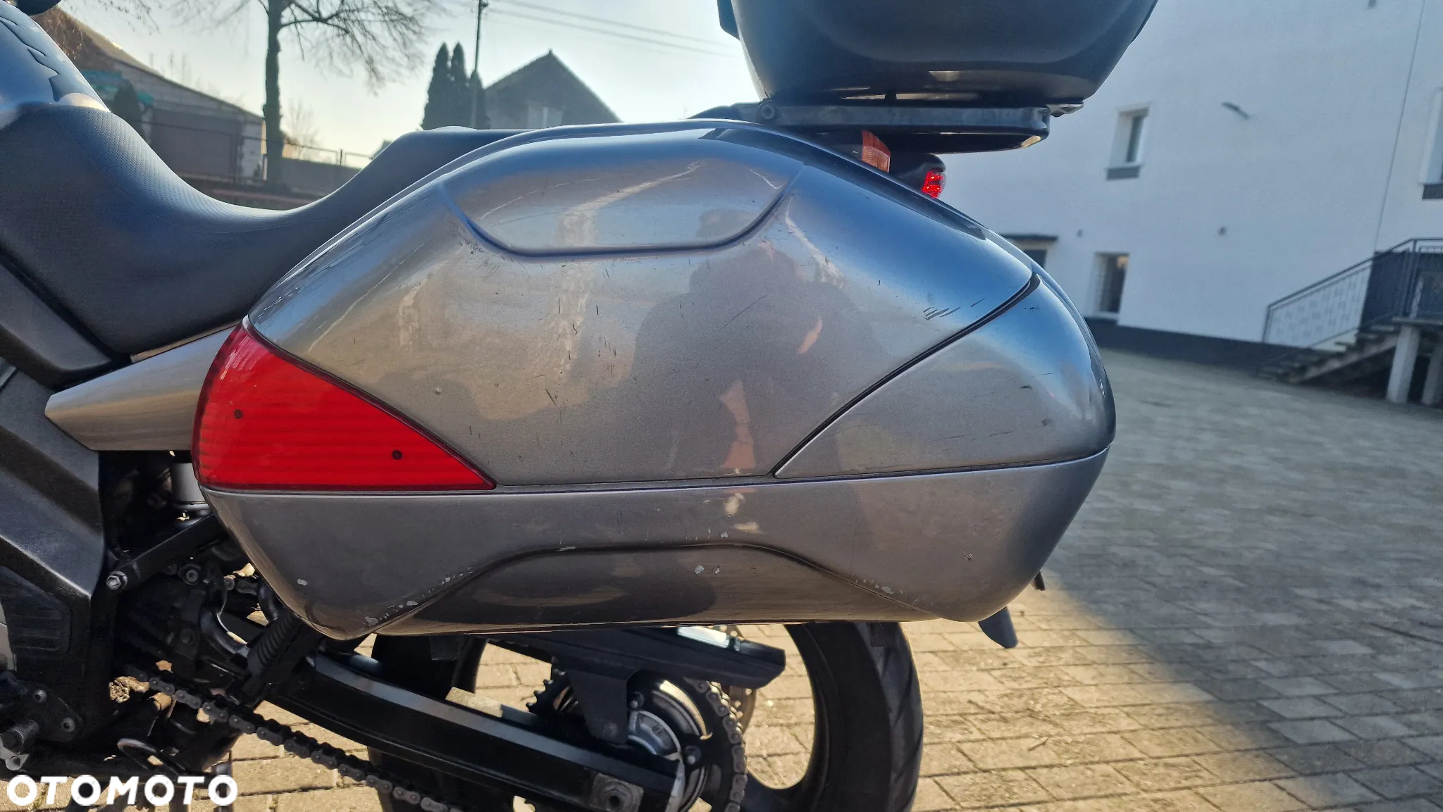 Suzuki V-STROM - 12