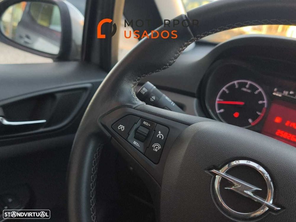 Opel Corsa 1.2 120 Anos - 16