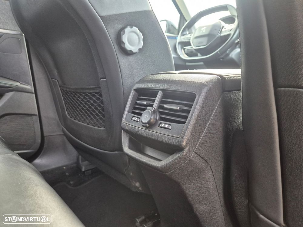 Peugeot 3008 1.5 BlueHDi Allure Pack - 32