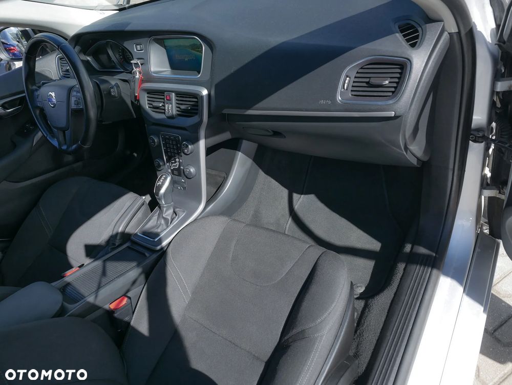 Volvo V40 D2 Powershift Momentum - 14