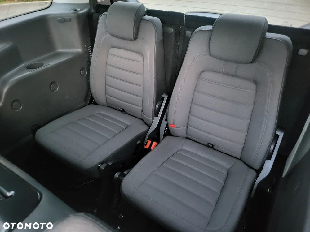 Ford Tourneo Connect Grand - 23