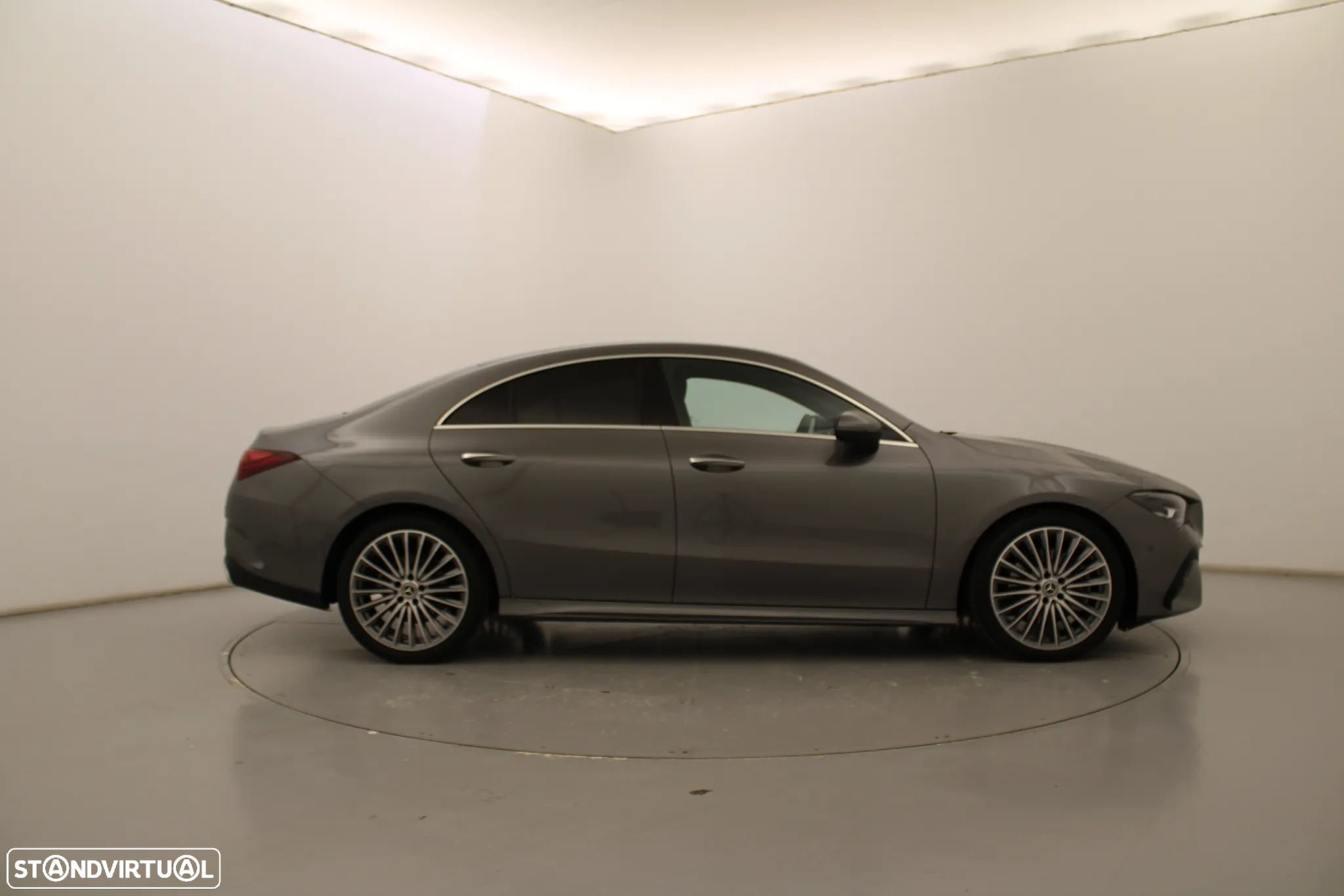 Mercedes-Benz CLA 200 d - 4