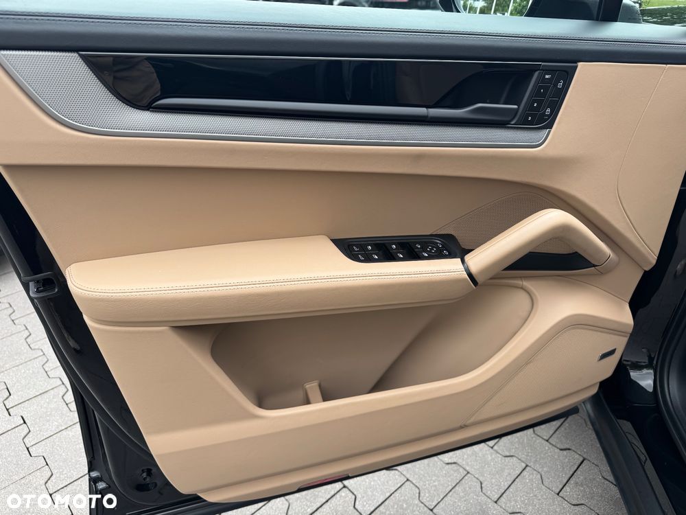 Porsche Cayenne Standard - 29