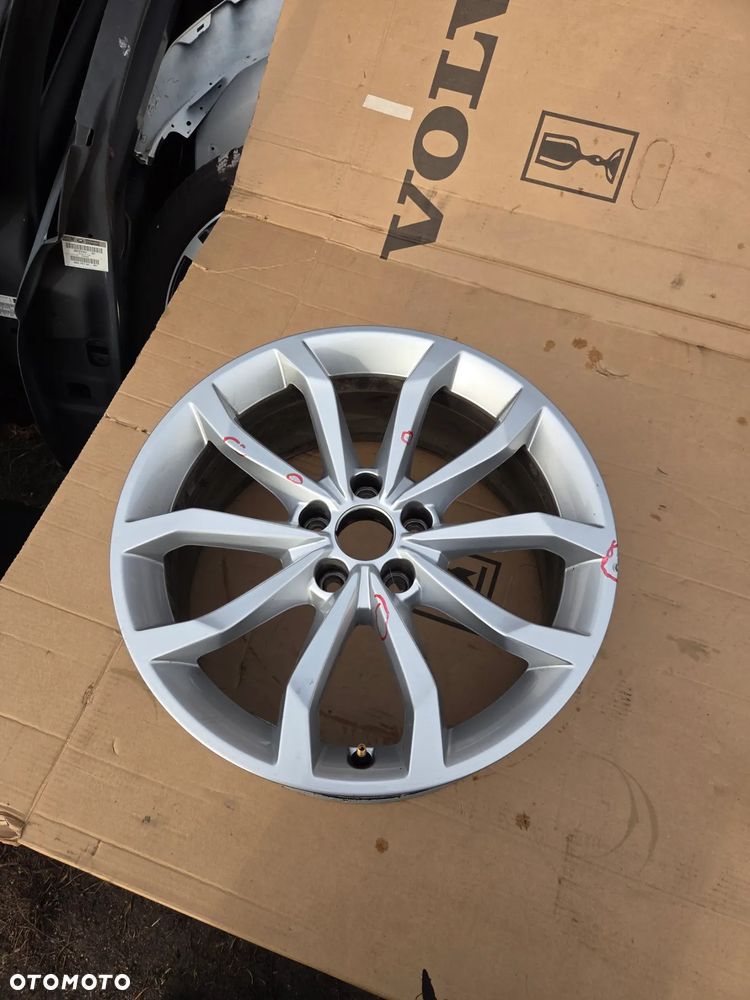 Felga aluminiowa Audi A4 S4 B9 18 Cali 8W0601025H E-8.0Jx18H2 ET 40 - 5