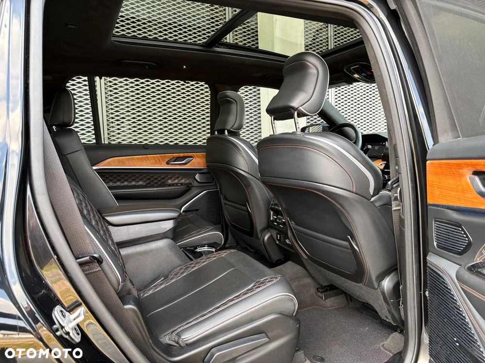 Jeep Grand Cherokee - 17