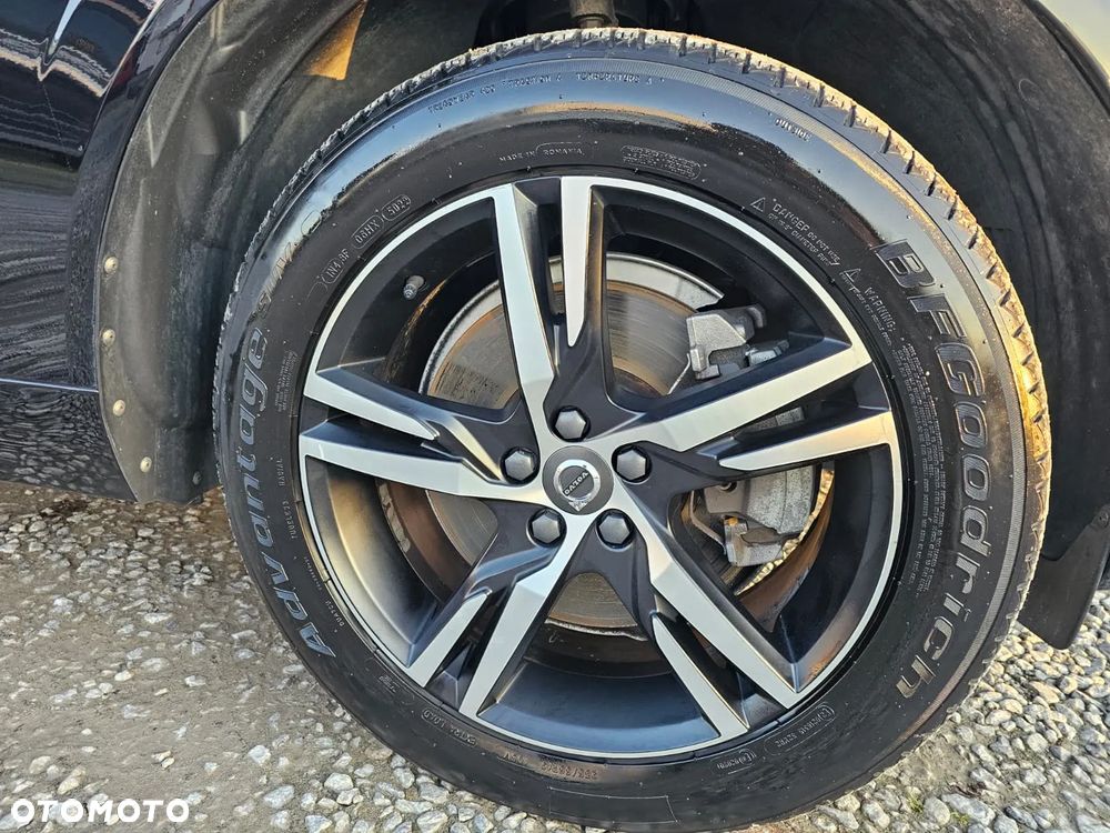 Volvo XC 60 T6 Plug-In Hybrid AWD R-Design - 12