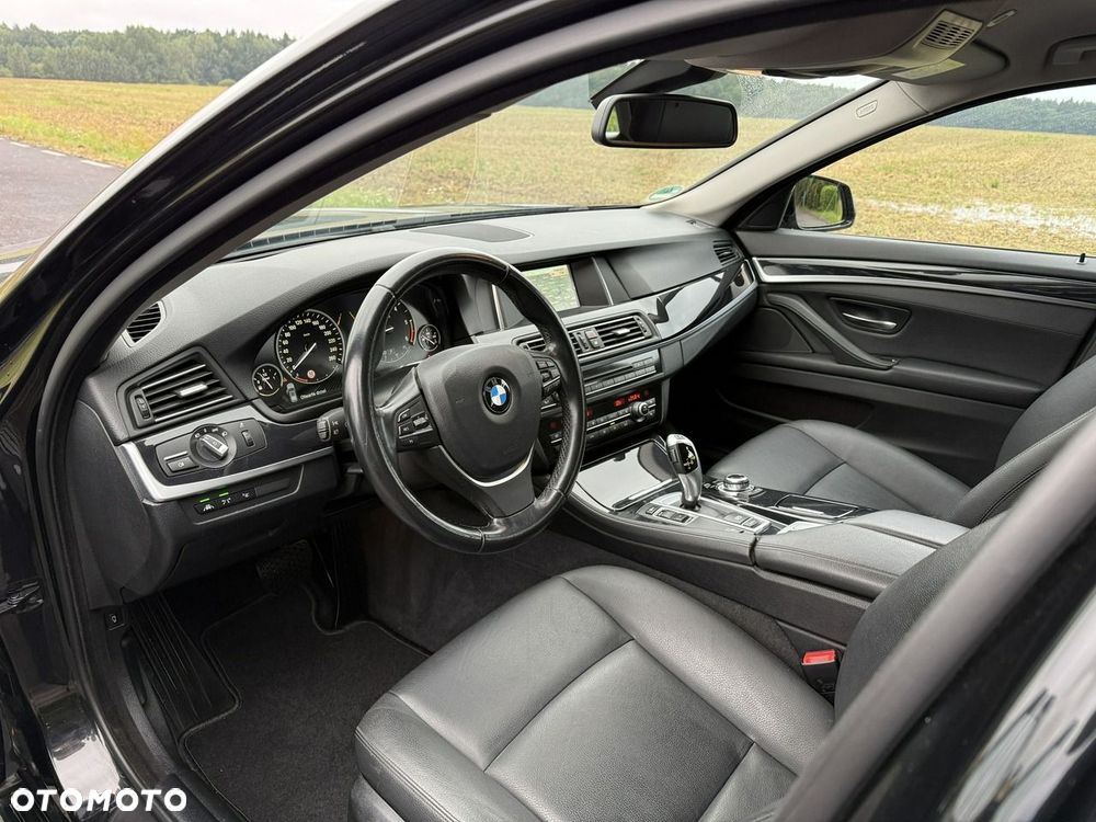 BMW Seria 5 530d Sport-Aut - 25
