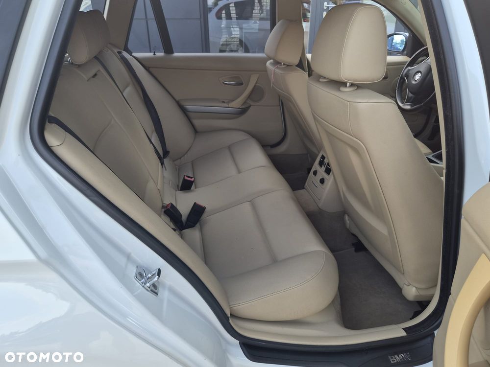 BMW Seria 3 320i - 22