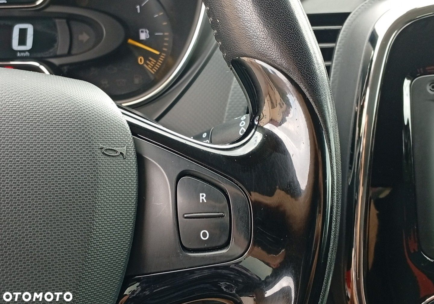 Renault Captur - 32
