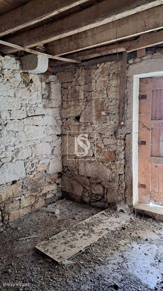 Moradia para Restaurar T4 Venda em Vila de Punhe,Viana do Castelo - Grande imagem: 4/42