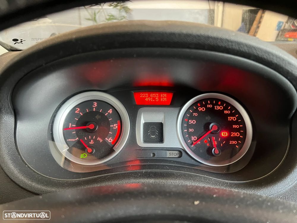 Renault Clio 1.5 dCi Dynamique S - 3