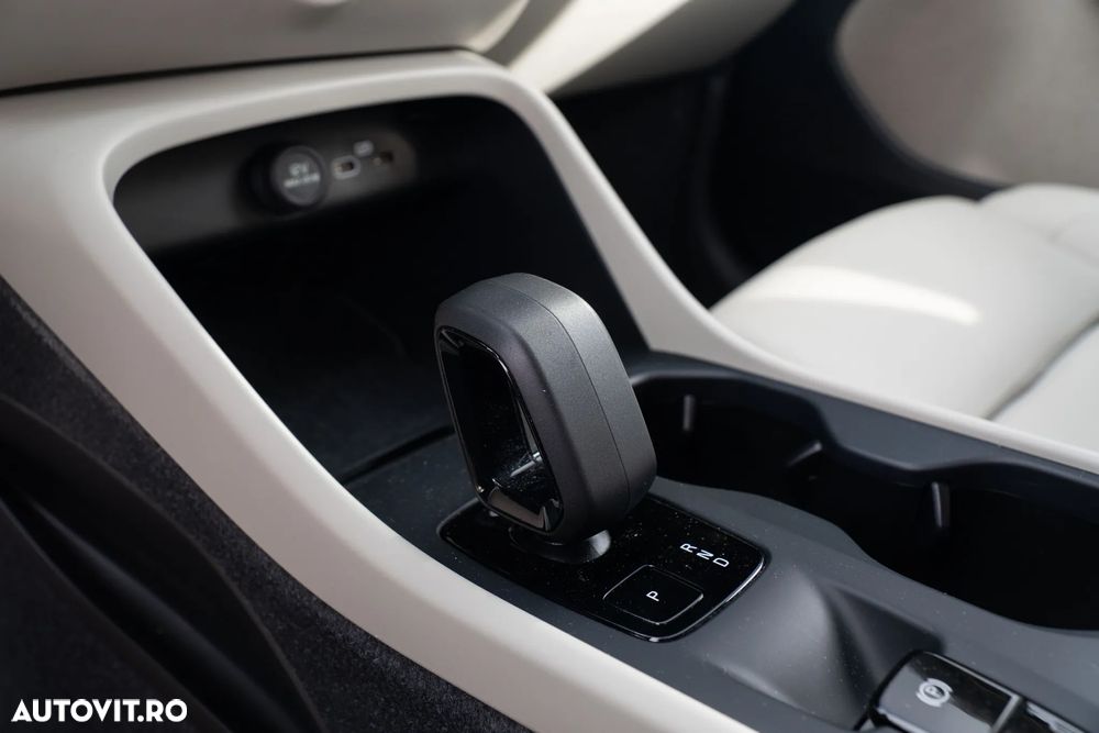 Volvo XC 40 B3 AT FWD MHEV Core - 14