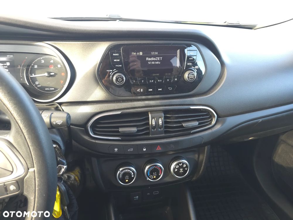 Fiat Tipo 1.4 Classic - 27