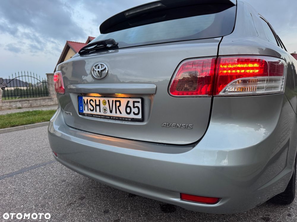 Toyota Avensis 2.0 D-4D Sol Premium - 12