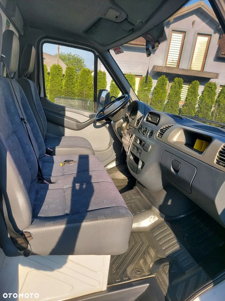 Mercedes-Benz Sprinter - 5
