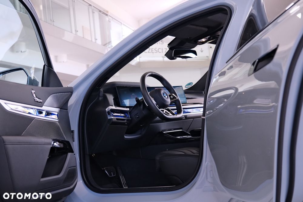 BMW Seria 7 - 21