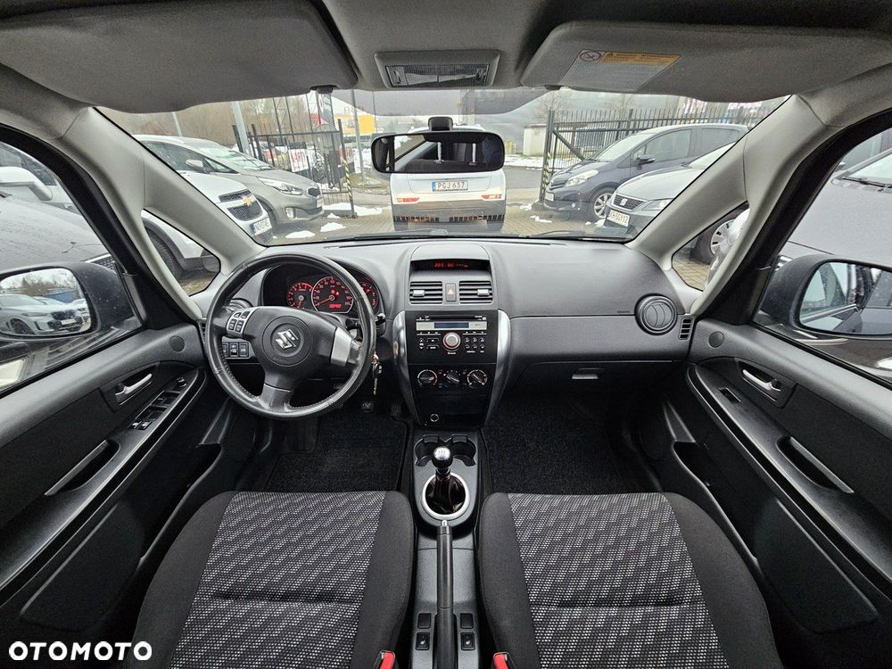 Suzuki SX4 1.6 GS / Premium - 17