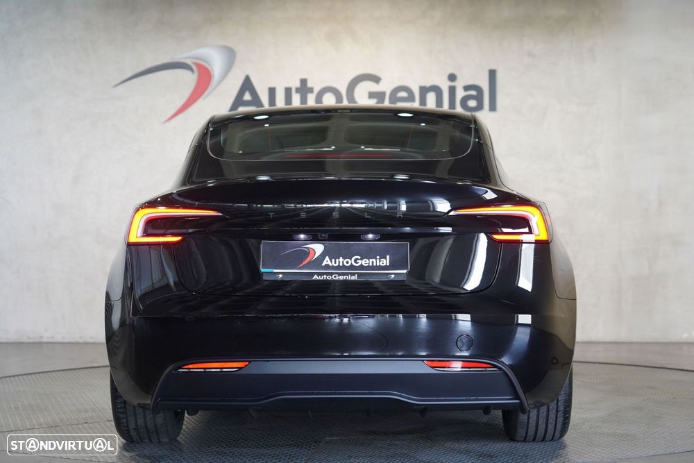 Tesla Model 3 - 6