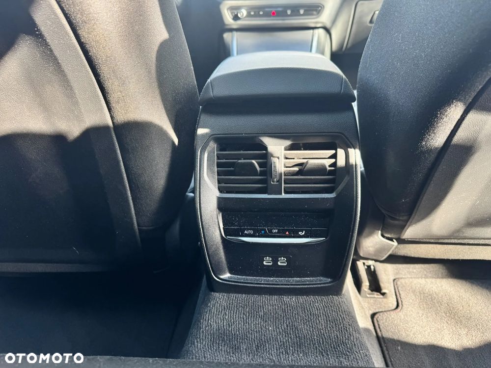 BMW Seria 3 318i - 12