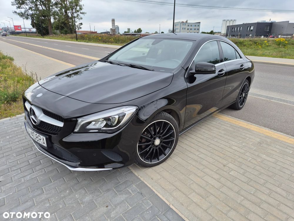 Mercedes-Benz CLA 180 7G-DCT Urban - 4