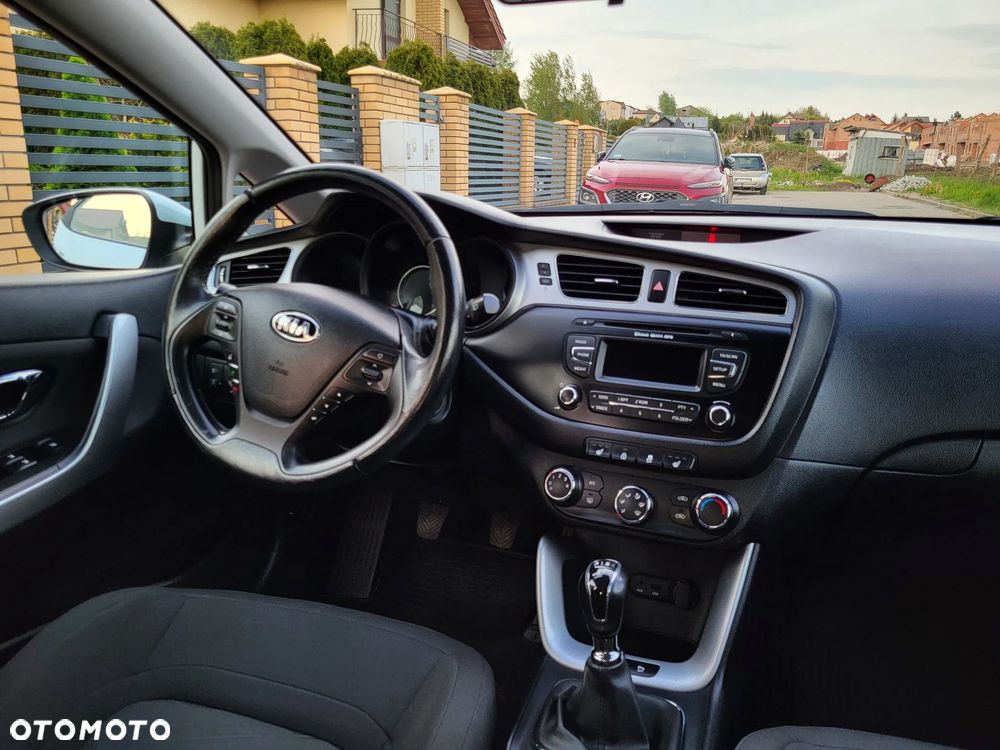 Kia Ceed - 16