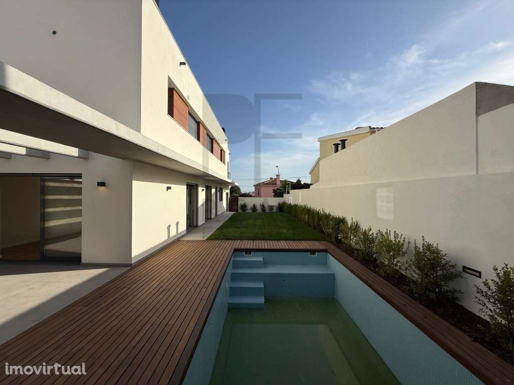 Moradia Independente T4 - Bicesse - Grande imagem: 2/24