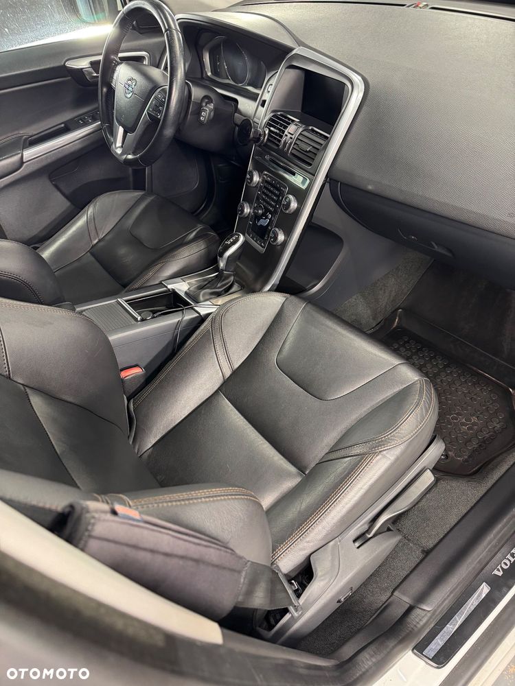 Volvo XC 60 D4 AWD R-Design Kinetic - 20
