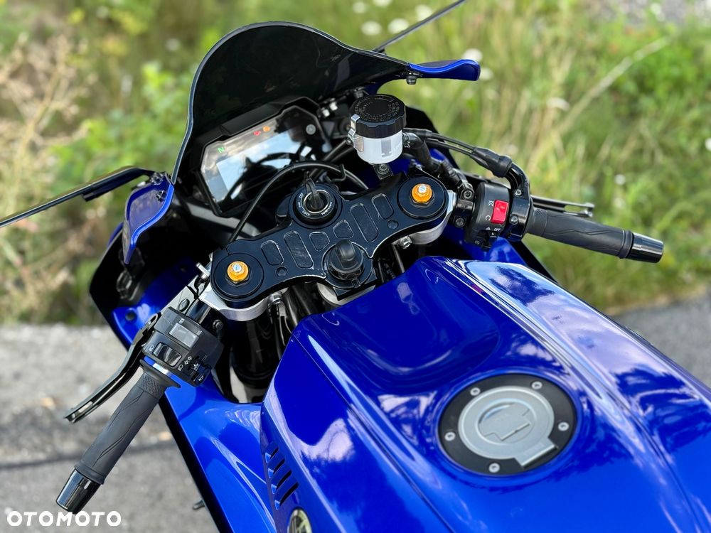 Yamaha R7 - 7