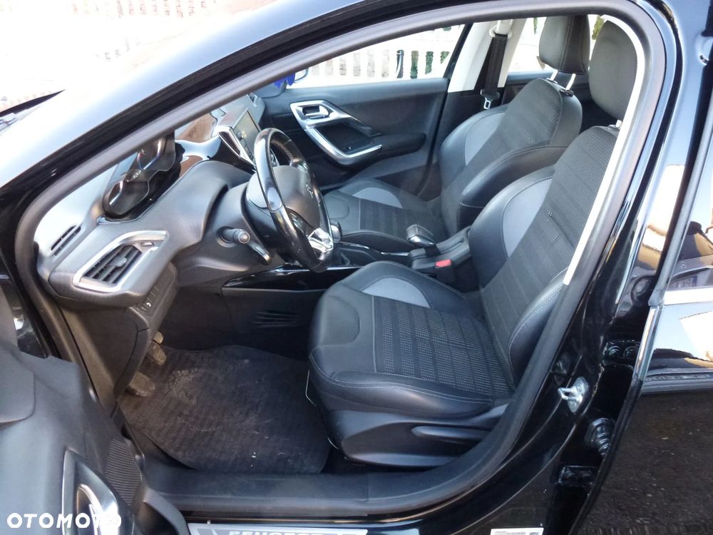 Peugeot 2008 BlueHDi 100 STOP & START Style - 11