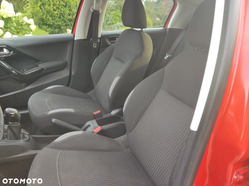 Peugeot 208 1.2 PureTech Active - 23