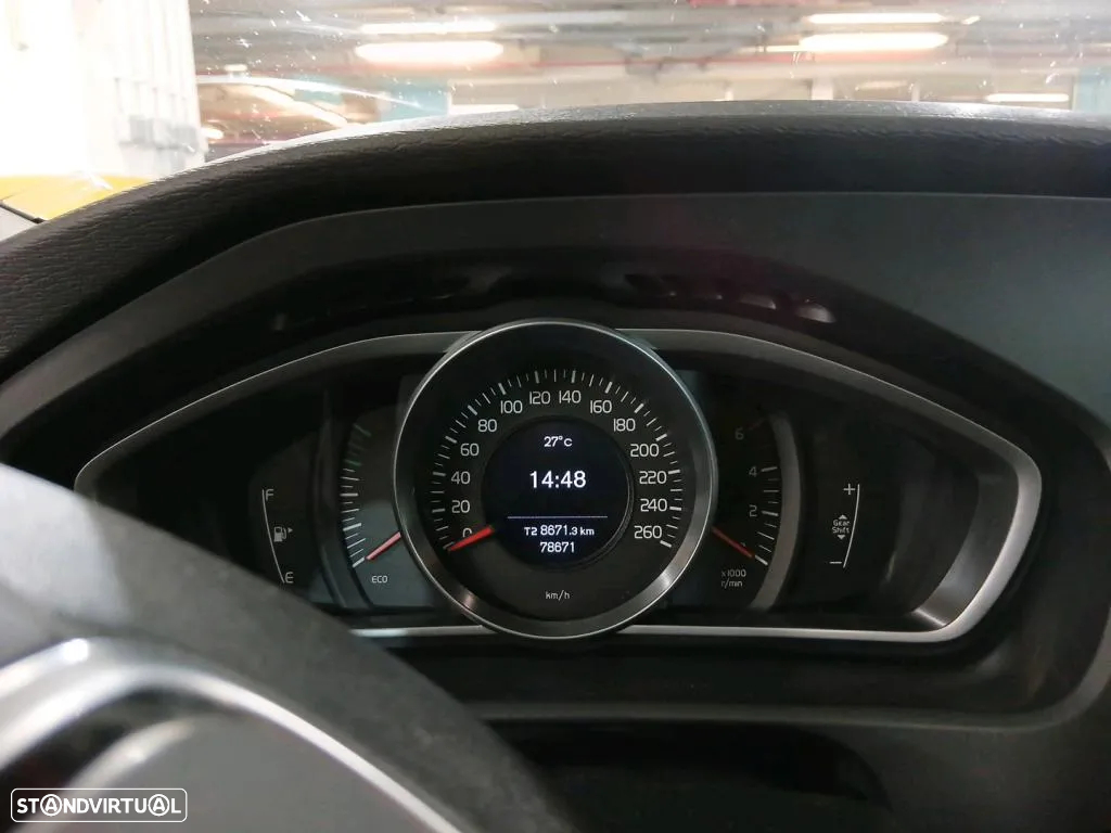 Volvo V40 2.0 D3 Momentum - 8