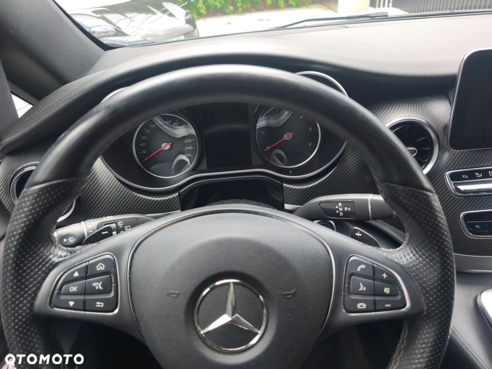 Mercedes-Benz Klasa V 300 d lang 4Matic 9G-TRONIC Special Edition Avantgarde - 12