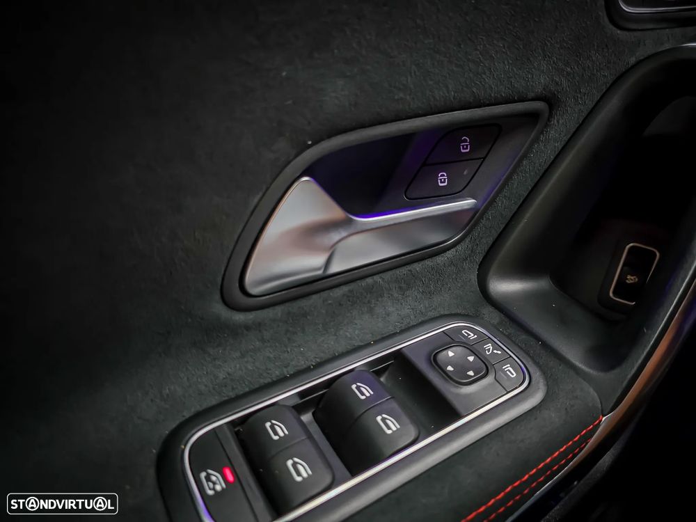 Mercedes-Benz A 180 Limousine d Business Solutions Aut. - 44
