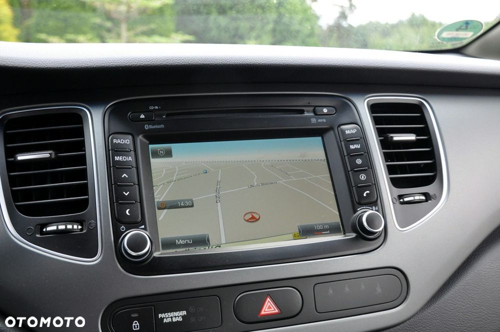 Kia Carens - 31