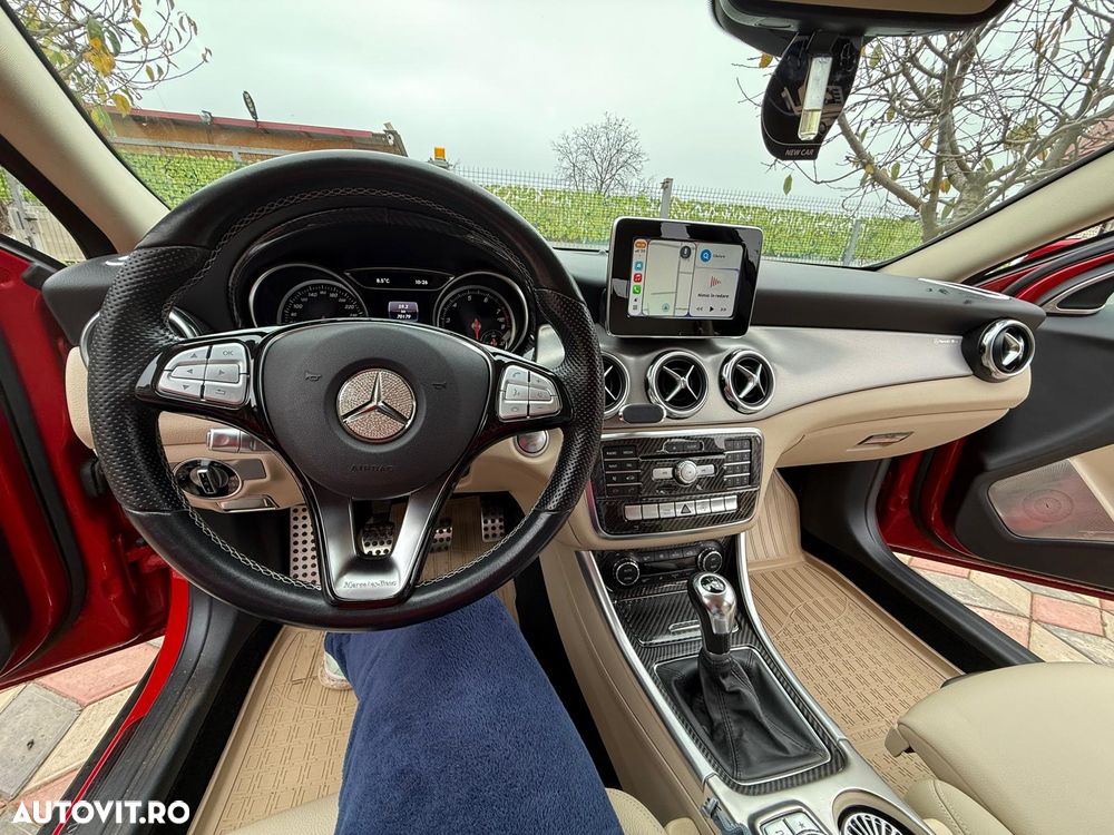 Mercedes-Benz GLA 180 - 16