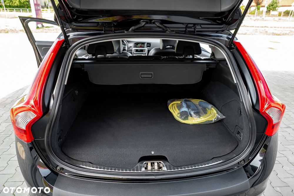 Volvo V60 D6 AWD Plug-in Hybrid Summum - 17