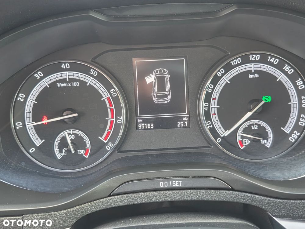 Skoda Karoq 1.5 TSI ACT 4x2 Ambition DSG - 27