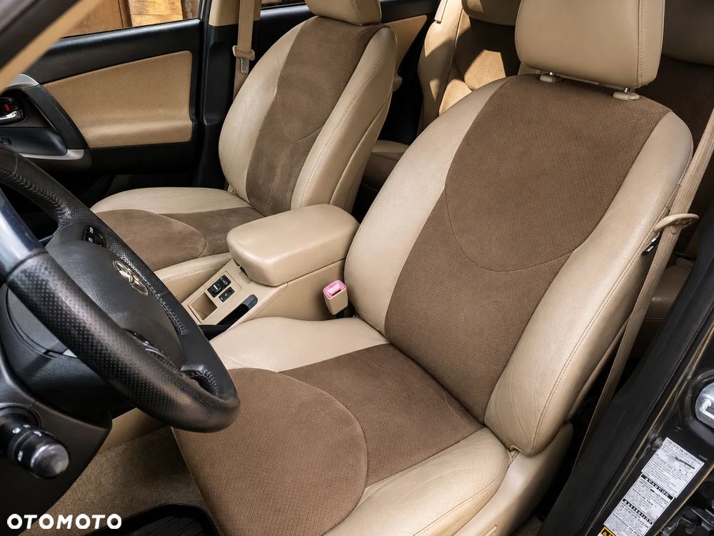 Toyota RAV4 2.0 VVT-i Premium - 10