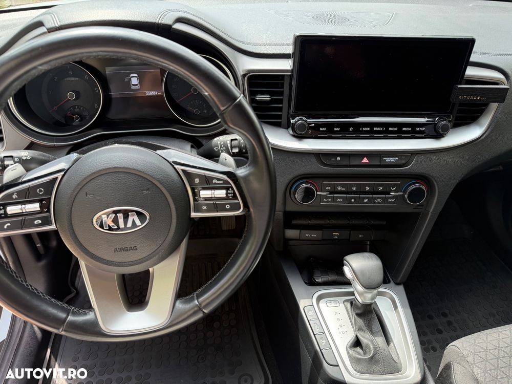 Kia XCeed - 8